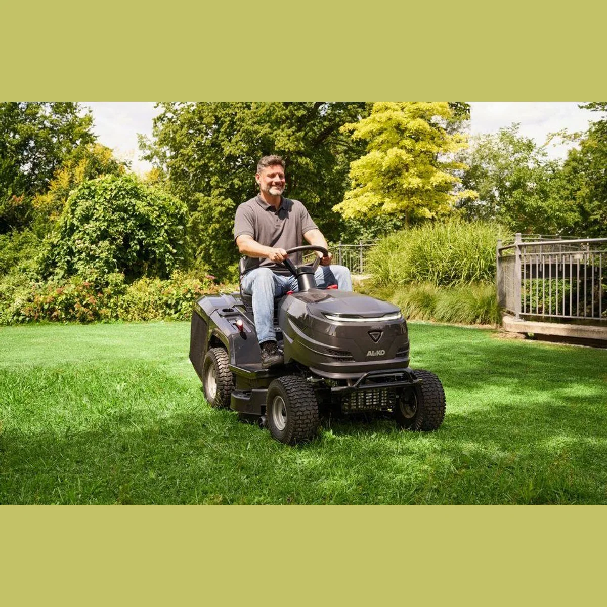AL-KO Rasentraktor EASY 13-86.6 M-A, 86 cm Schnittbreite, 7,2 kW Motor 2