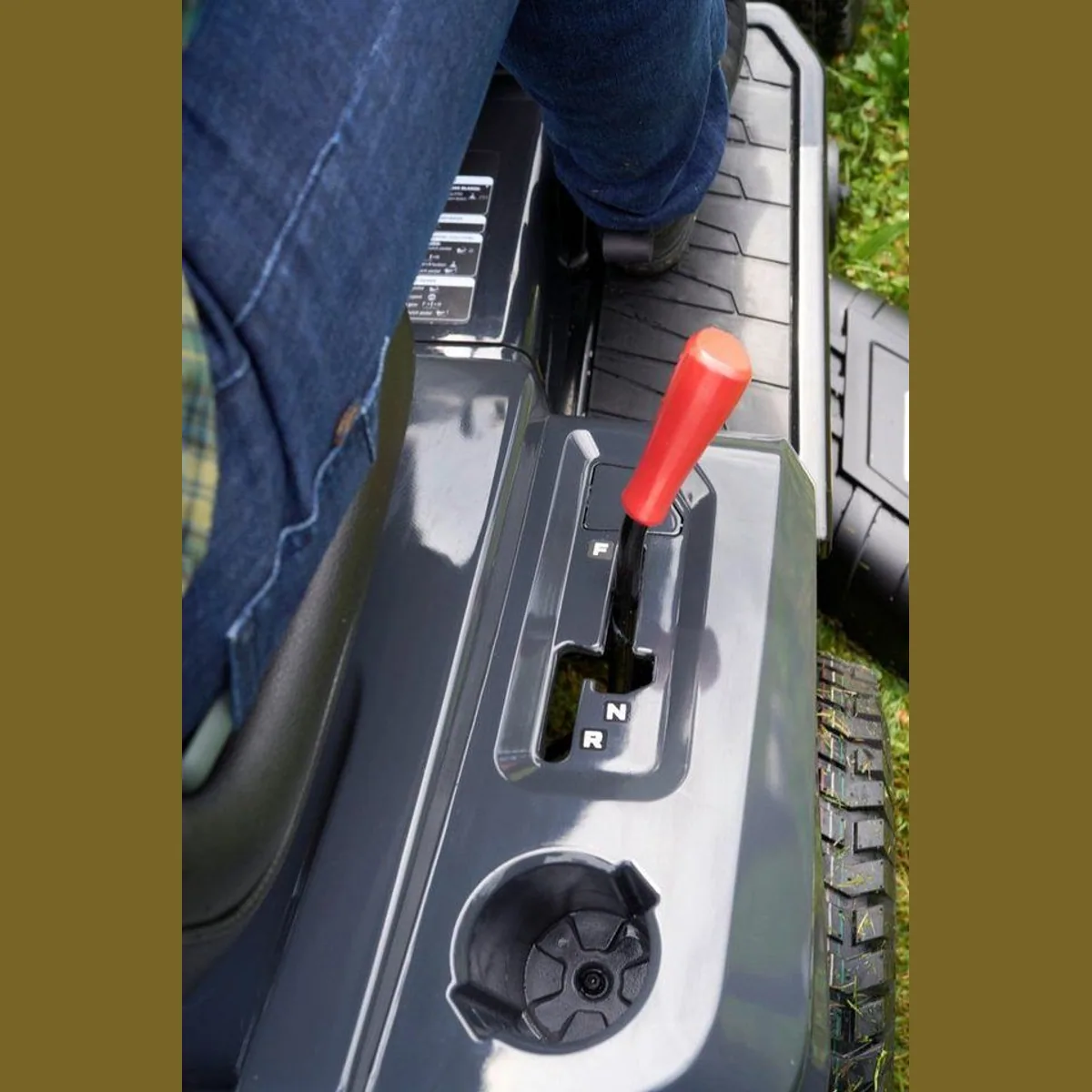 AL-KO Rasentraktor EASY 13-92.6 CS-A, stufenloses Getriebe, 92 cm Schnittbreite, kraftvoller Motor 4