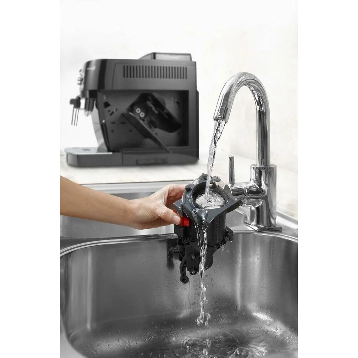 De'Longhi ECAM 20.116.B Kaffeevollautomat, vielseitige Kaffeestärken, herausnehmbare Brühgruppe 4