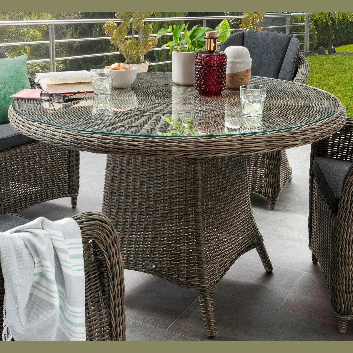 Destiny Garten-Essgruppe Malaga Luna, 13-tlg., Aluminium & Polyrattan, inkl. Auflagen 2