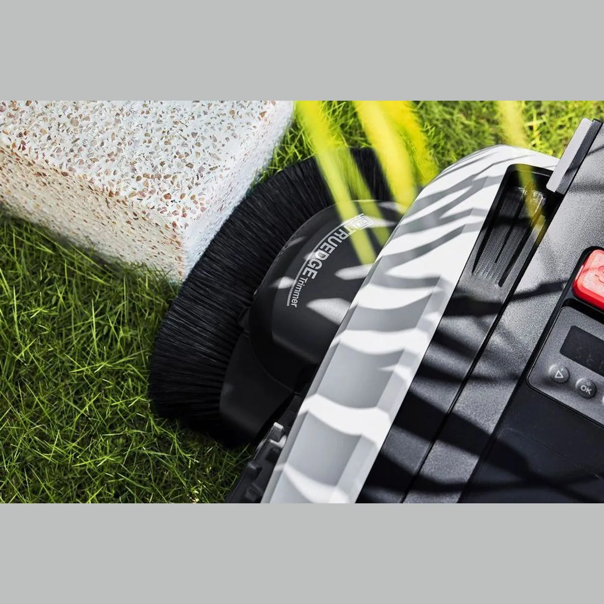 ECOVACS GOAT O1200 LiDAR PRO, präzise Rasenpflege bis 1200 m² — Dual-LiDAR Navigation, TruEdge Trimmer, HoloScope 360 5