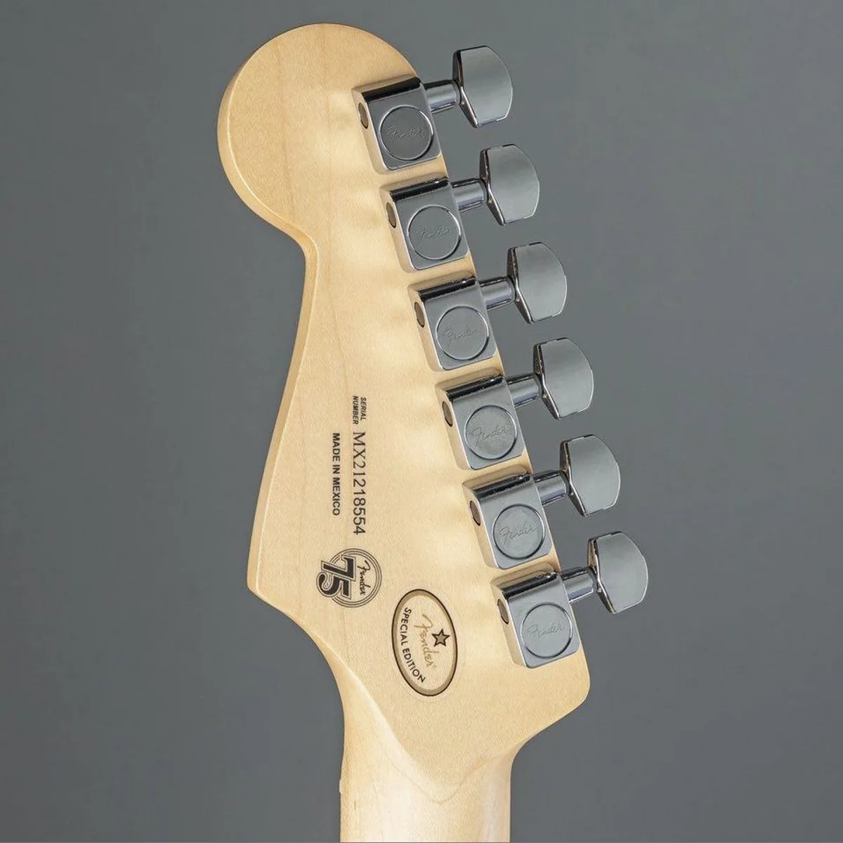 Fender Player Stratocaster MN Surf Green, traditionelles Design, kraftvolle Tonabnehmer, präzise Mechaniken 5
