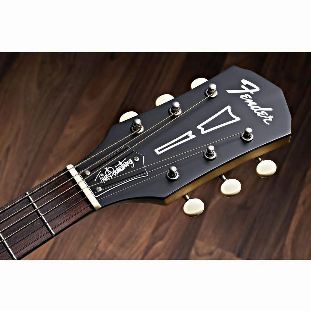 Fender Tim Armstrong Hellcat Westerngitarre, warmer Klang, kompakter Body, eingebauter Tuner 5