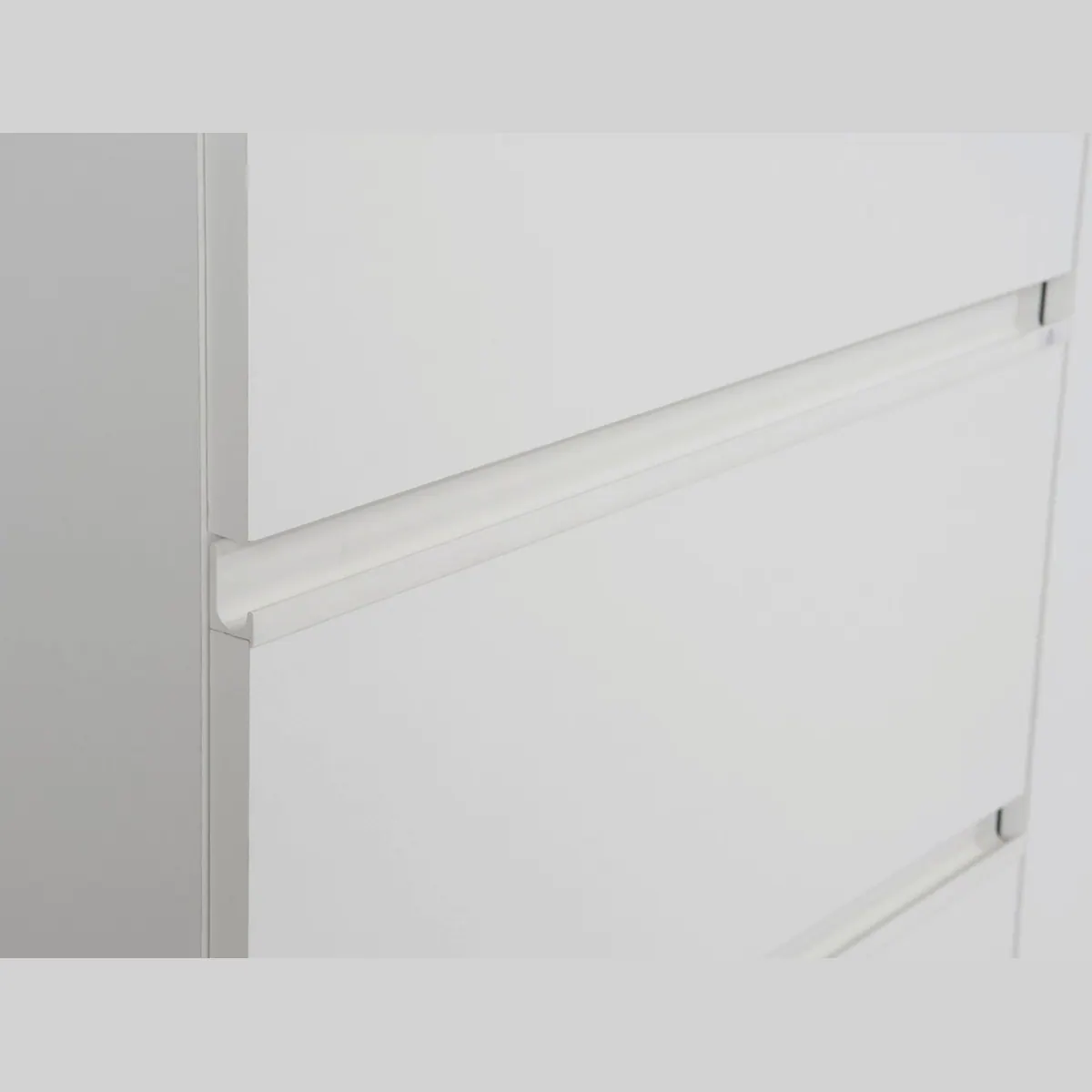 FORTE Schwebetürenschrank Winn, moderner Stauraum mit Schubladen und Metallgriffen 5