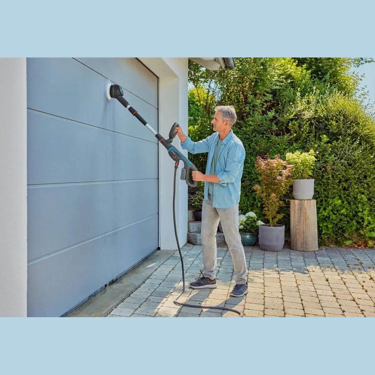 GARDENA Akku-Terrassenreiniger, vielseitig einsetzbar, hohe Akkuleistung 4