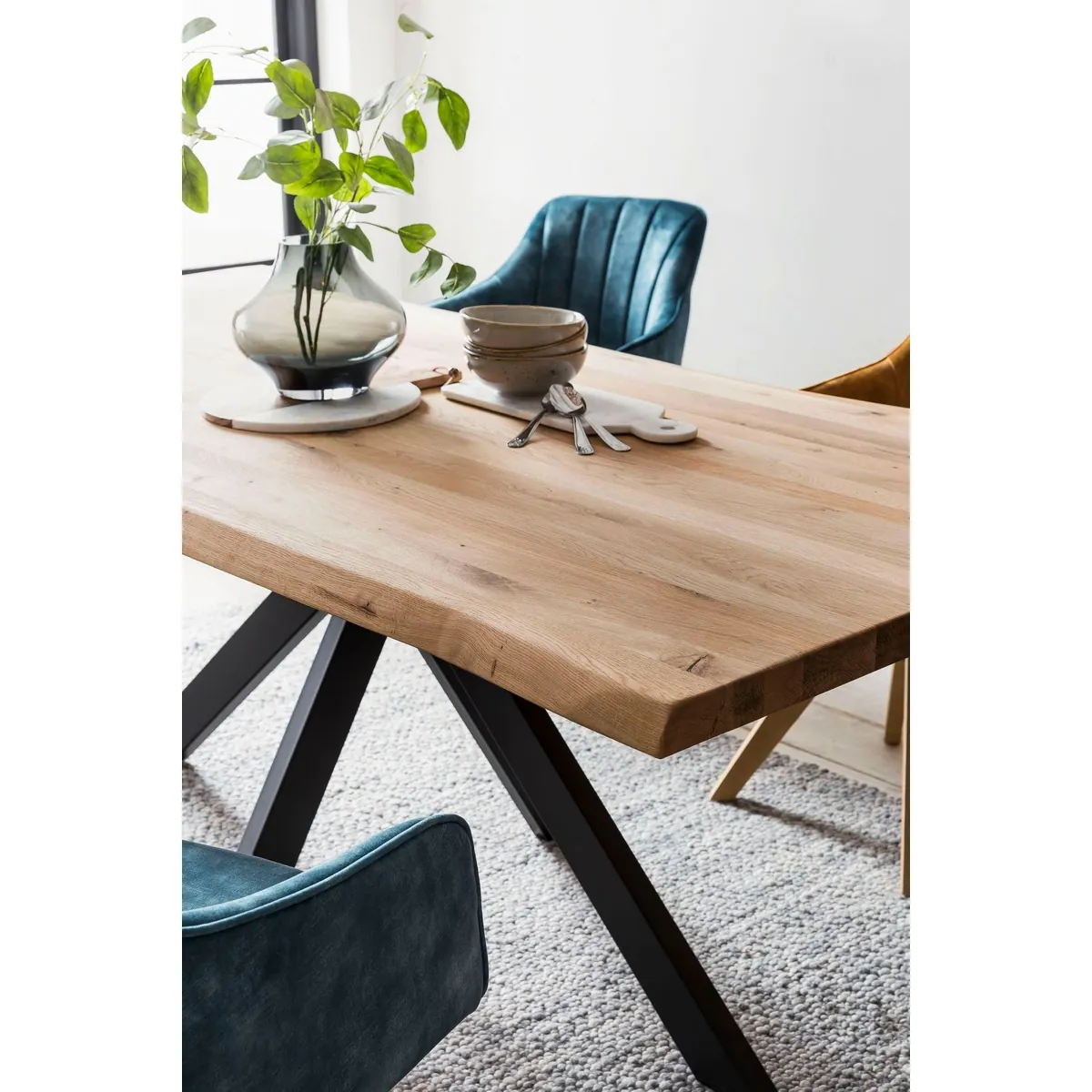 Home affaire Esstisch Tristan, Massivholz Wildeiche, modernes Design mit Baumkante 5