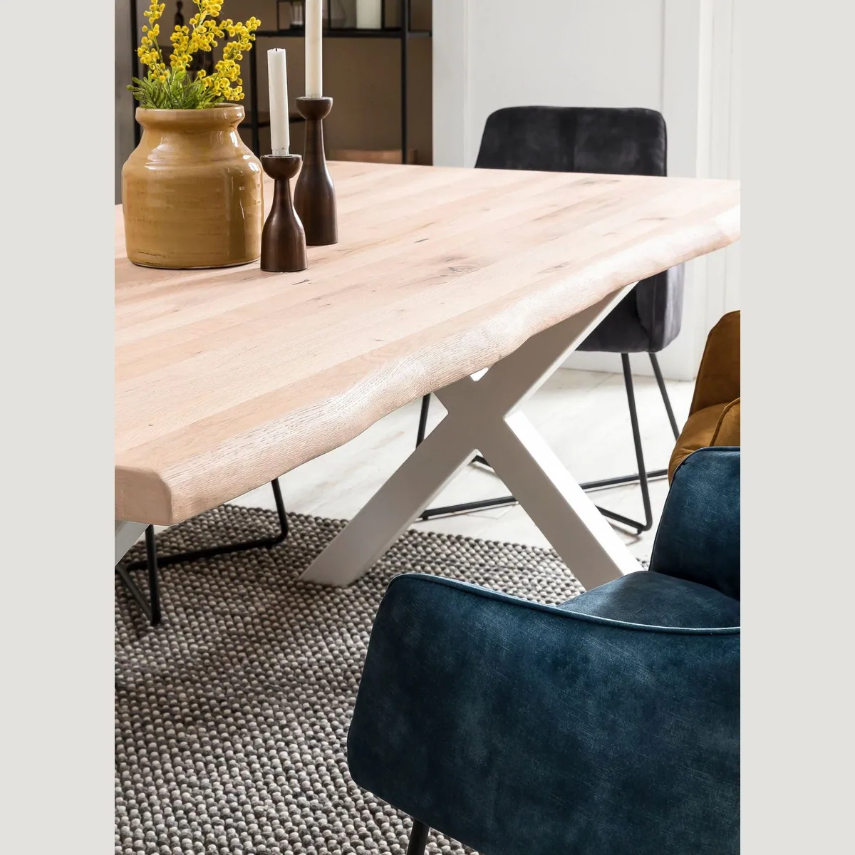 Home affaire Esstisch Tristan, massive Balkeneiche geölt, elegantes Metallgestell 2