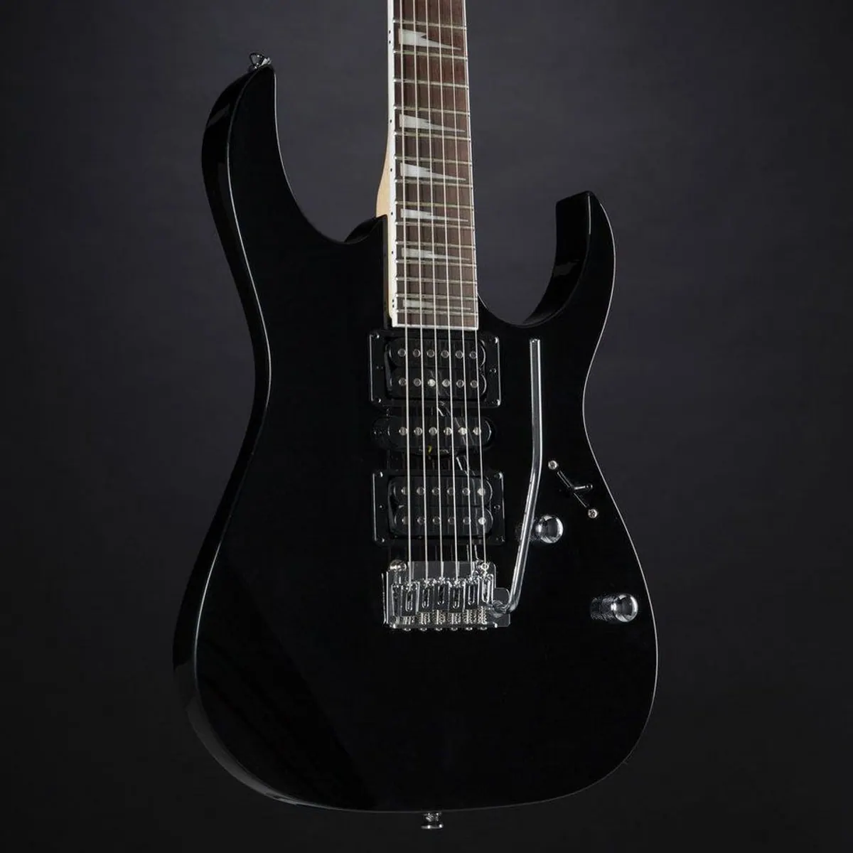 Ibanez Gio GRG170DX-BKN Black Night, vielseitige E-Gitarre mit Infinity Pickups 5
