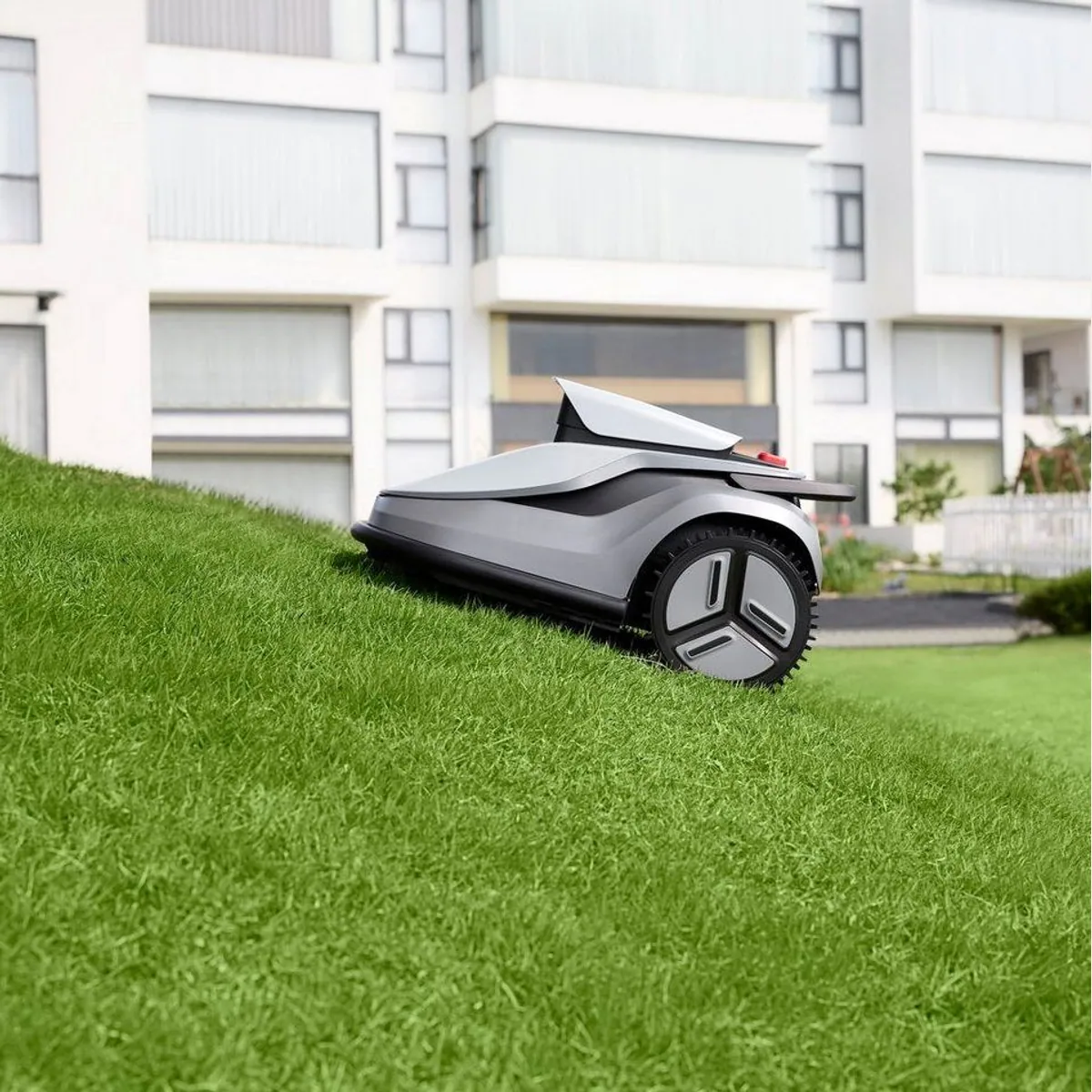 interpick Terramow V1000 Mähroboter, kabellos, KI-gestützt, für Rasenflächen bis 1200 m² 3