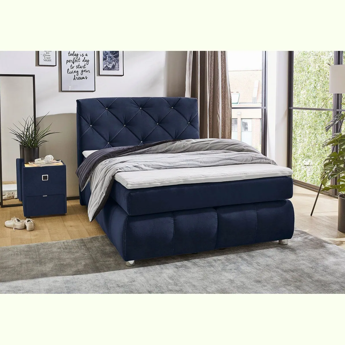 Jockenhöfer Gruppe Boxspringbett Bella, edles Design mit Rauchglassteinen — Komfort und Stil vereint