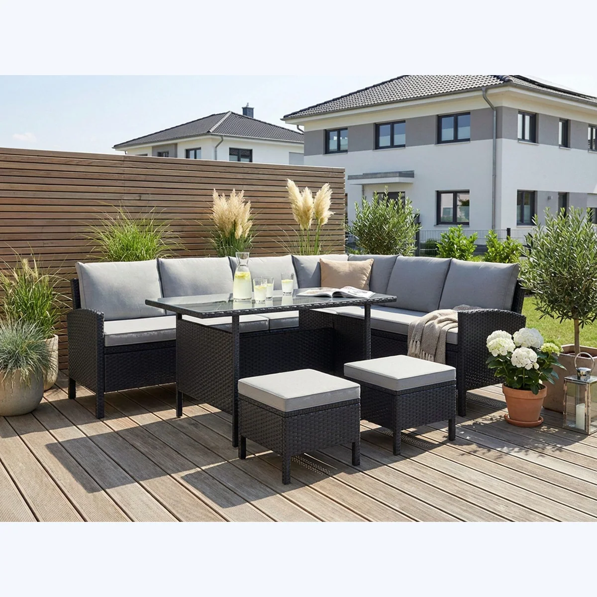 KONIFERA Gartenlounge-Set Manhattan, 18-teilig, stilvolle Ecklounge mit Tisch und Hockern