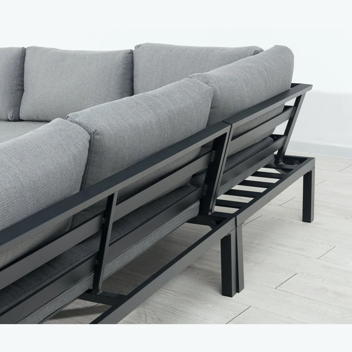 MANDALIKA Garden Loungeset Miro, wetterfestes Aluminium, komfortable Kissen, elegante Holzoptik 3