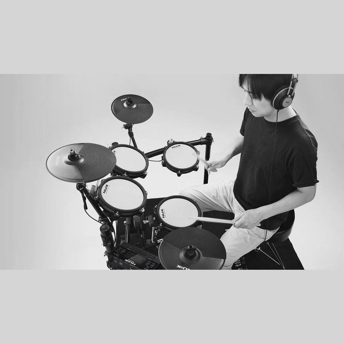 Nux DM-210 E-Drum Set, authentisches Spielgefühl, platzsparend, integrierte Coach-Funktion 3