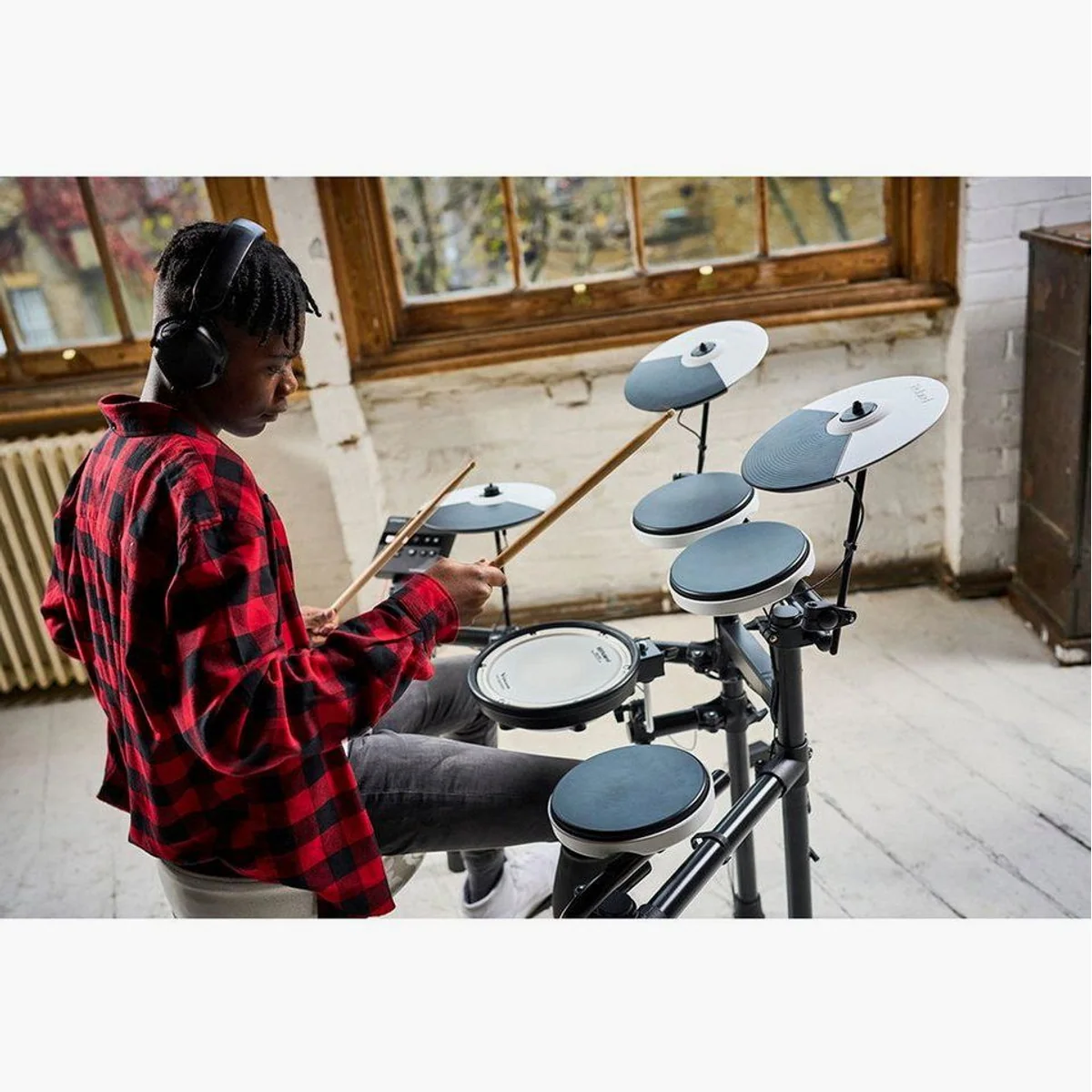 Roland TD-02KV E-Drum Set, 16 Kits, robustes Design, integrierte Coach-Funktionen 3