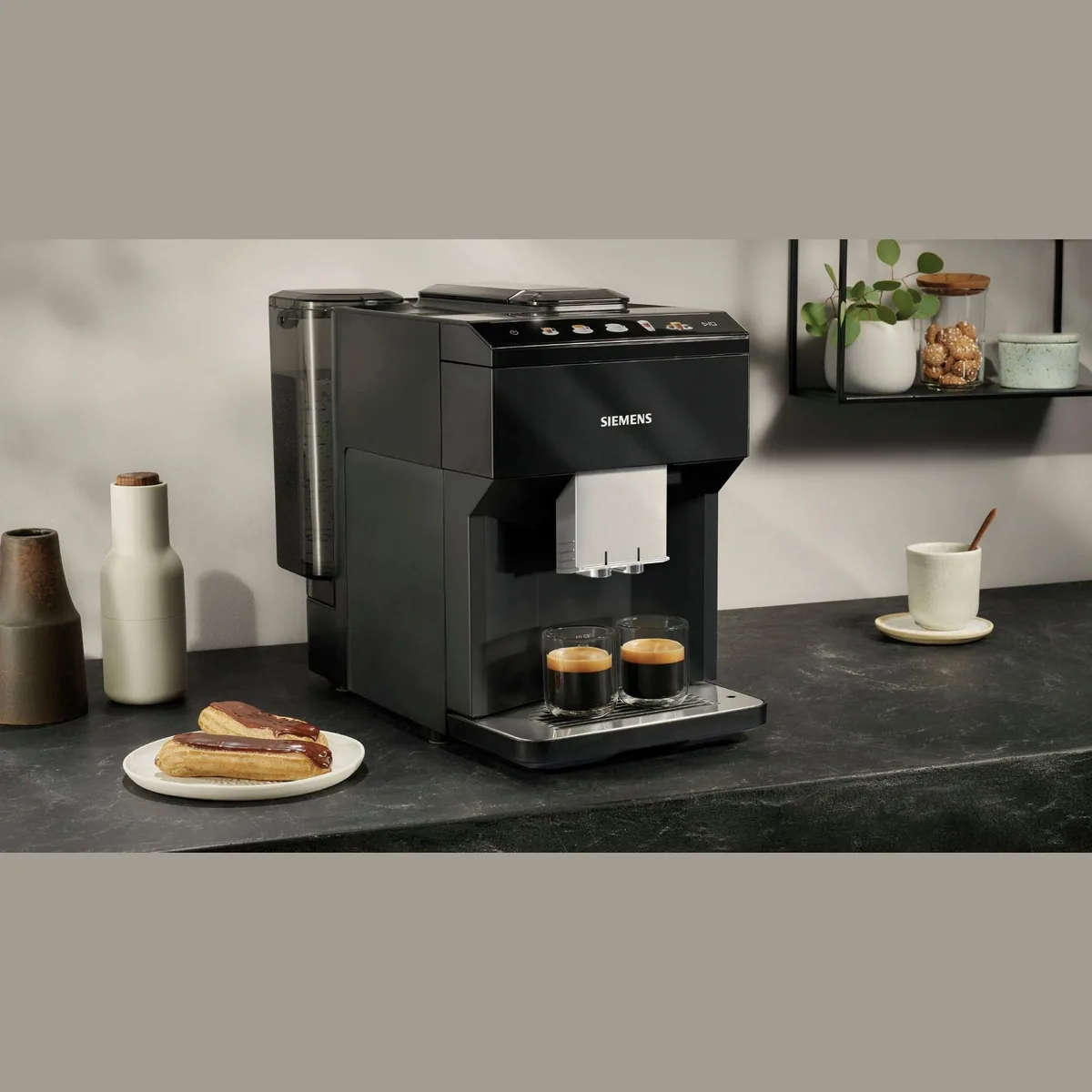 Siemens EQ500 Kaffeevollautomat, vielseitige Kaffeespezialitäten, OneTouch-Funktion, intuitives Farbdisplay 2