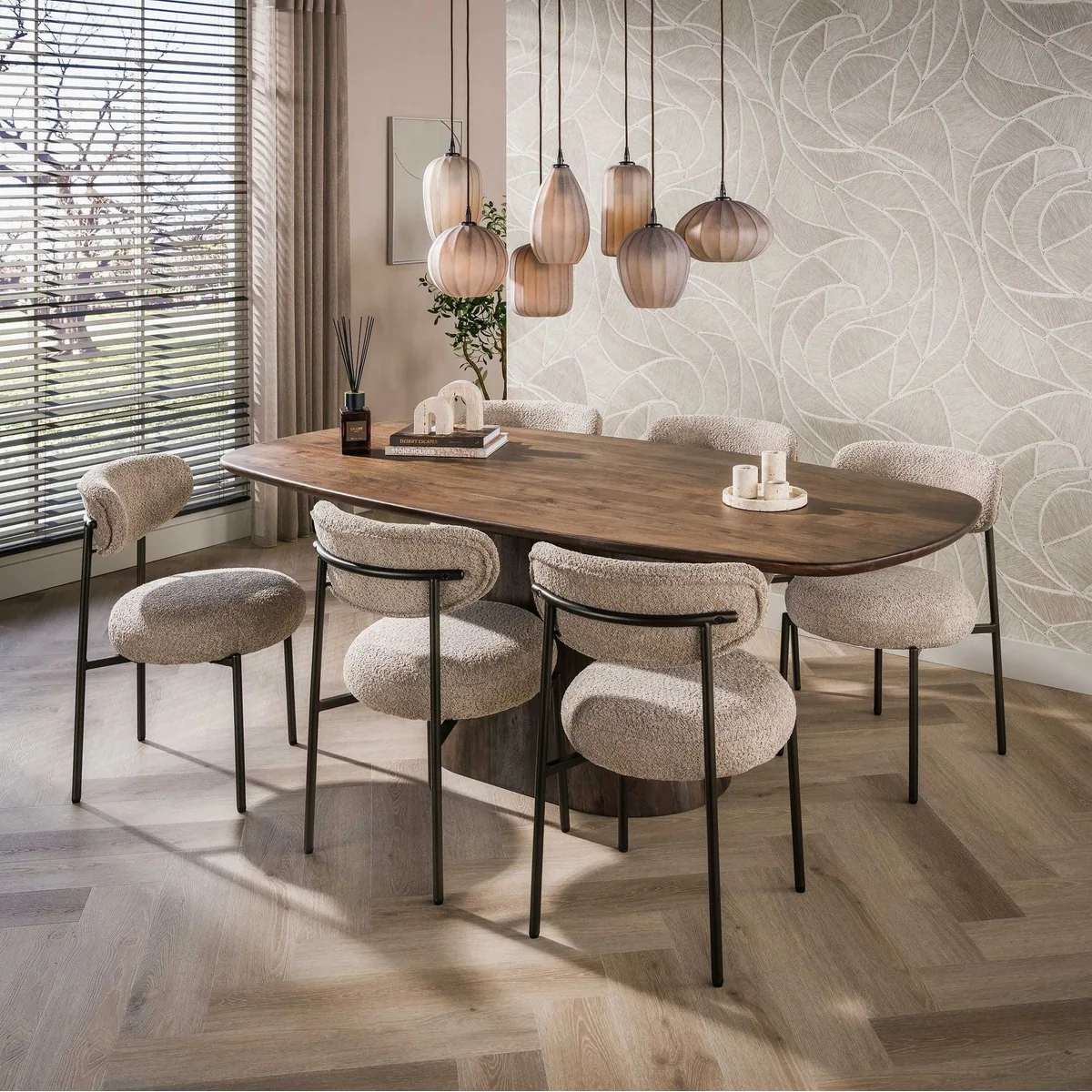 Sitheim Esstisch Central, ovales Design aus massivem Akazienholz
