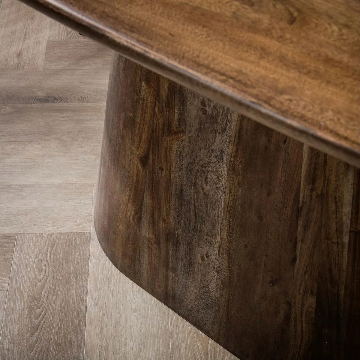 Sitheim Esstisch Central, ovales Design aus massivem Akazienholz 3