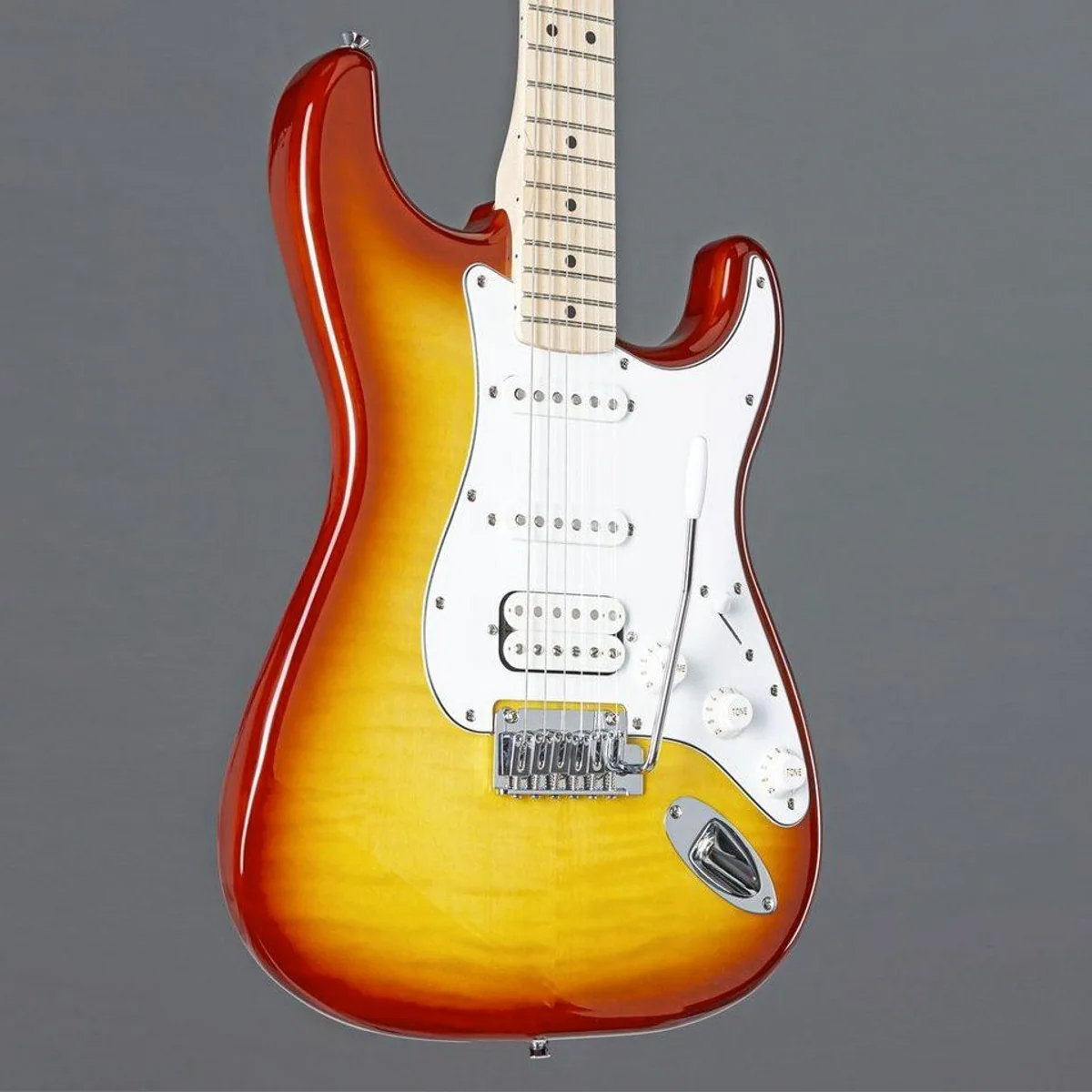 Squier Affinity Stratocaster FMT HSS MN Sienna Sunburst, vielseitige E-Gitarre mit großartigem Klang 5