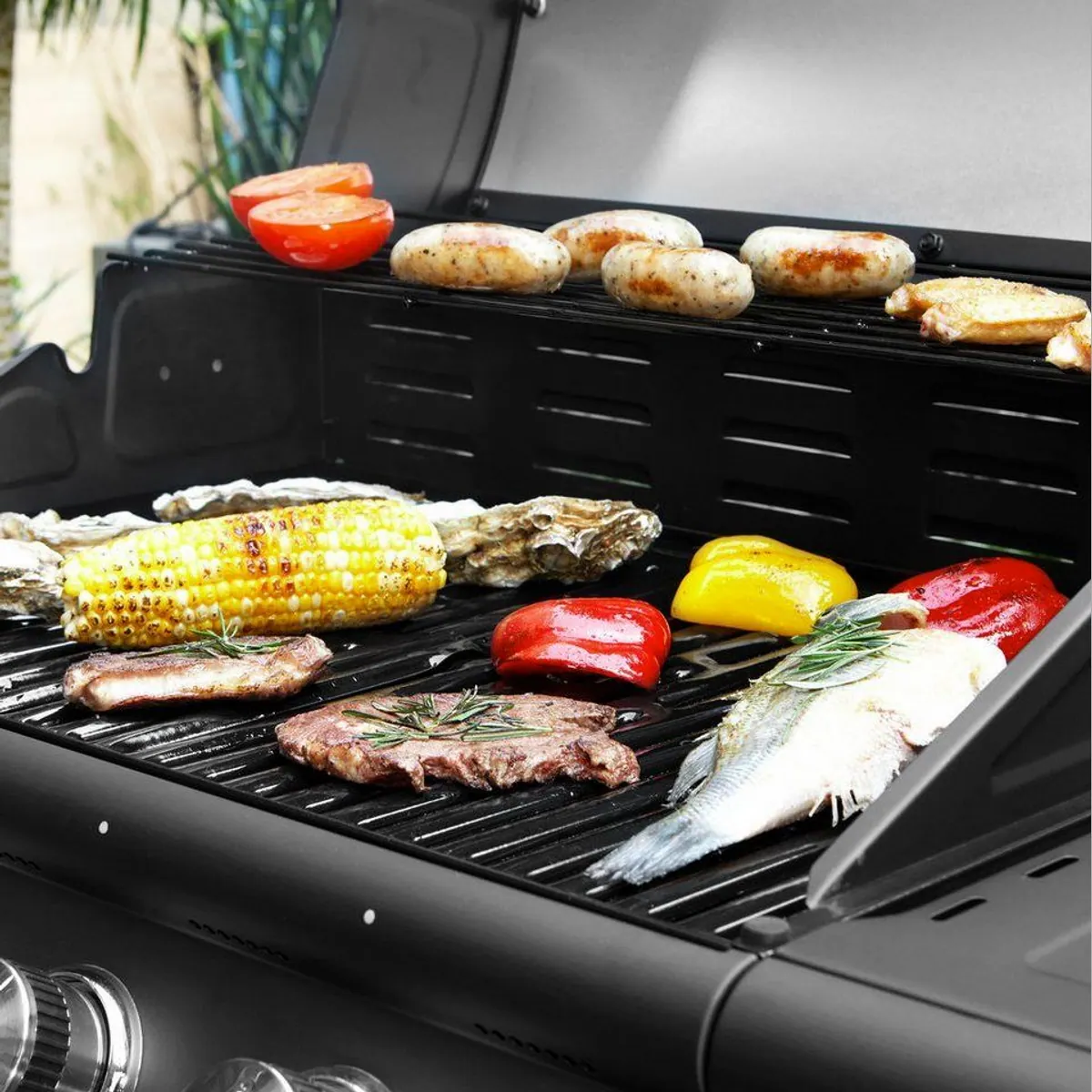 TAINO Gasgrill RED 4+1, Edelstahlbrenner, piezozündung, Grillspieß-Auflage 3