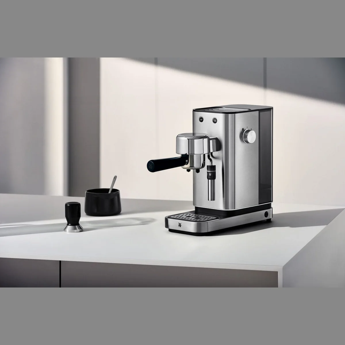 WMF Lumero Espressomaschine, kompakt, 15 bar, Milchschaumdüse 2