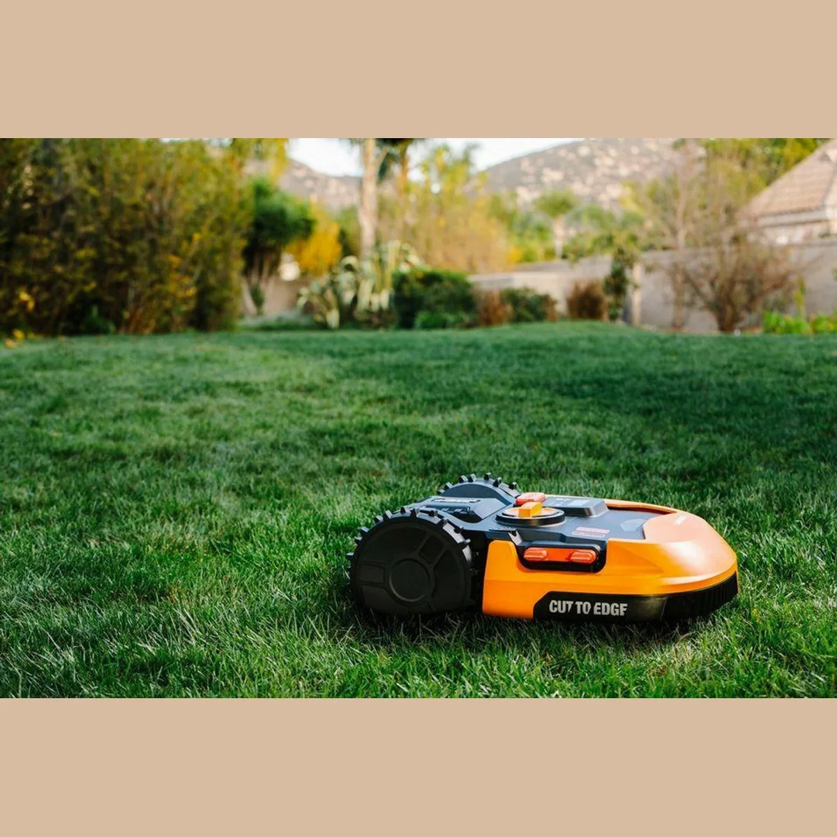 Worx Landroid M500 Plus Rasenmähroboter, für Flächen bis 500 m², WiFi/Bluetooth, leistungsstarker 20V Akku 2