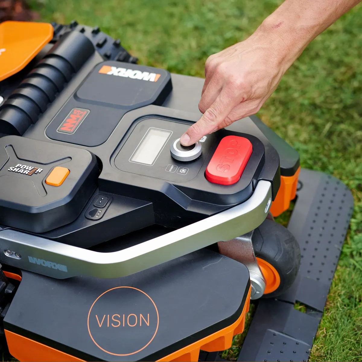 Worx Landroid Vision M600 Mähroboter, intelligentes Mähsystem für bis zu 600 m² Rasenfläche 5