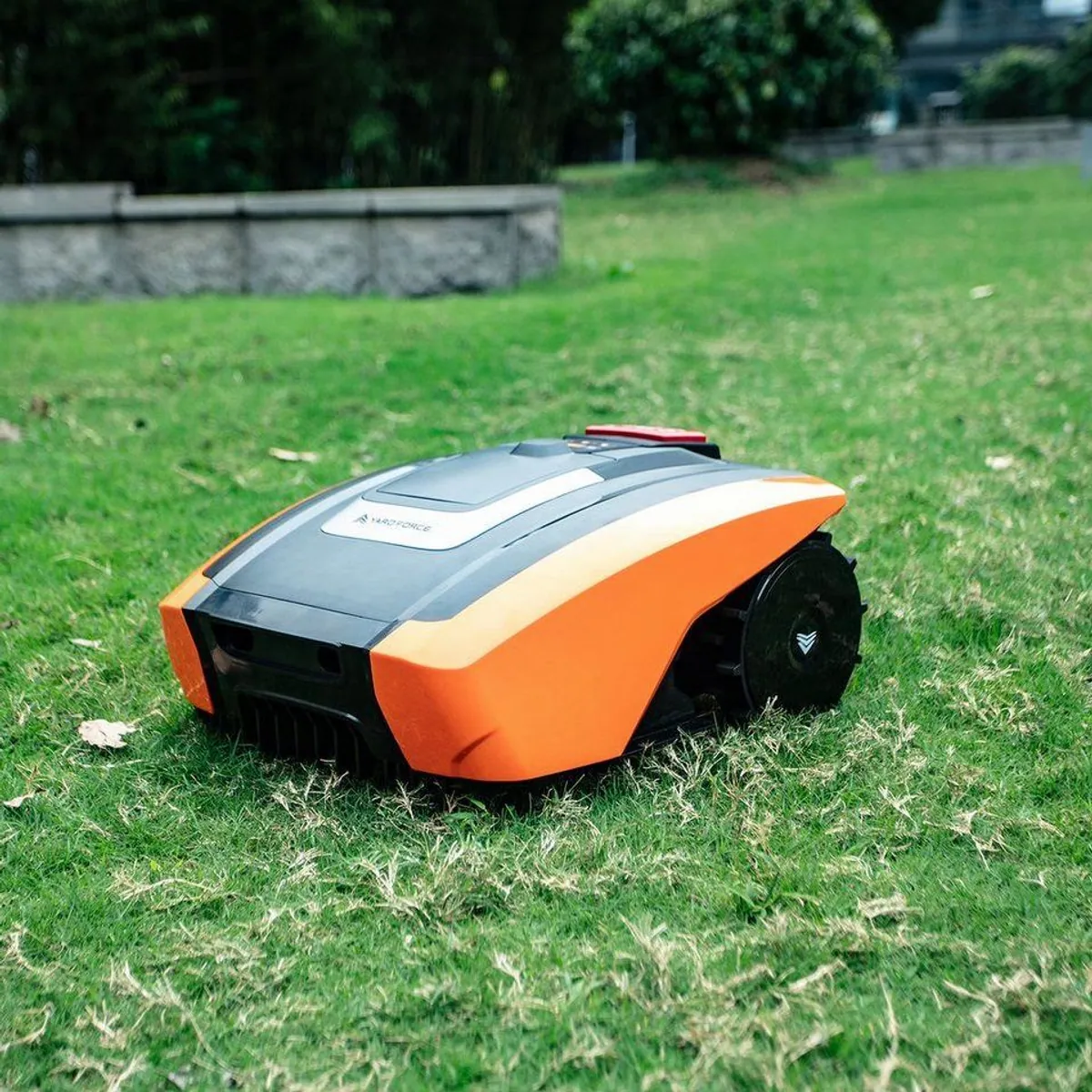 Yardforce EasyMow 260B Rasenmähroboter, 260 m² Flächenleistung, präzise Navigation, kraftvoller Akku 2