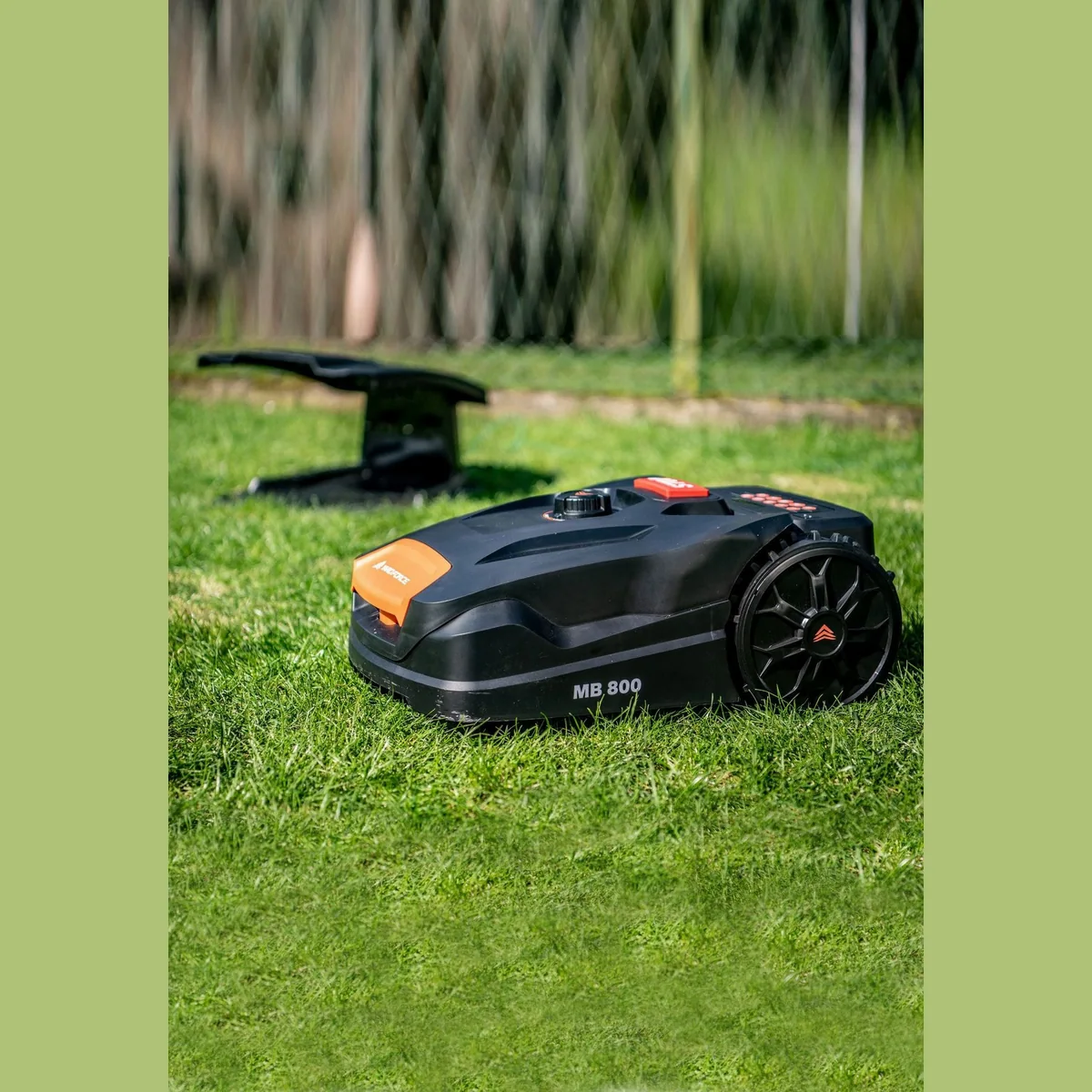 Yardforce Rasenmähroboter MB800, leise & effizient mit Mulch-Funktion 4