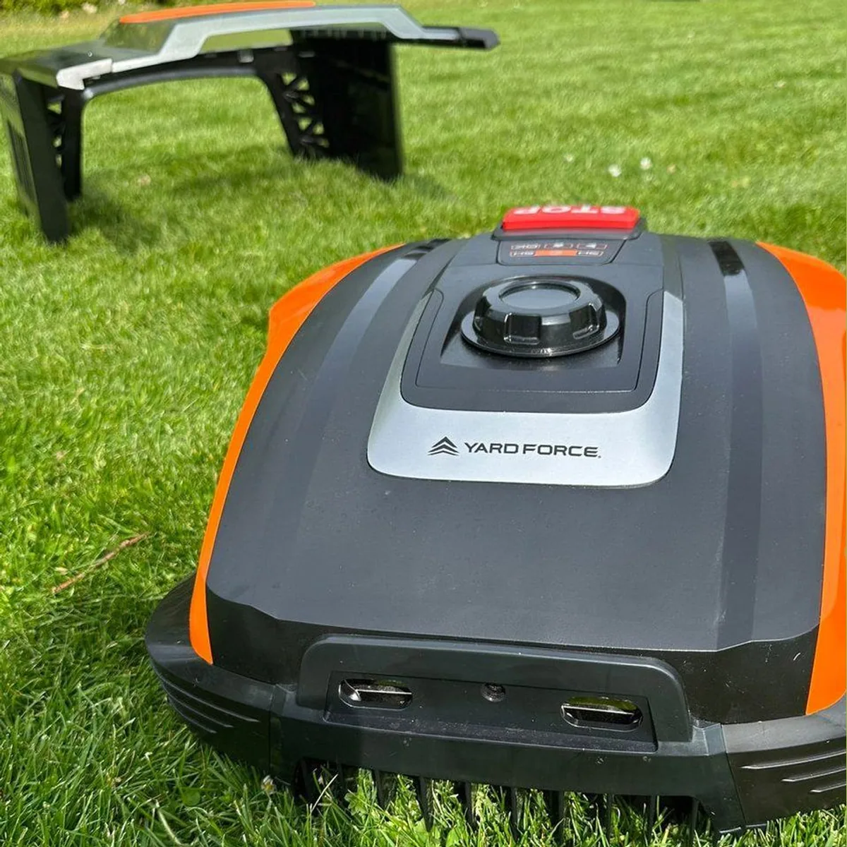 Yardforce MowBest 805 Mähroboter, bis 250 m², Kantenmodus & Garage AR SH02-EU 2